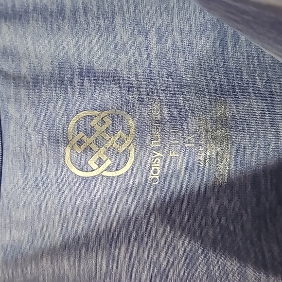 Women's Workout Top - Picture 2 of 3